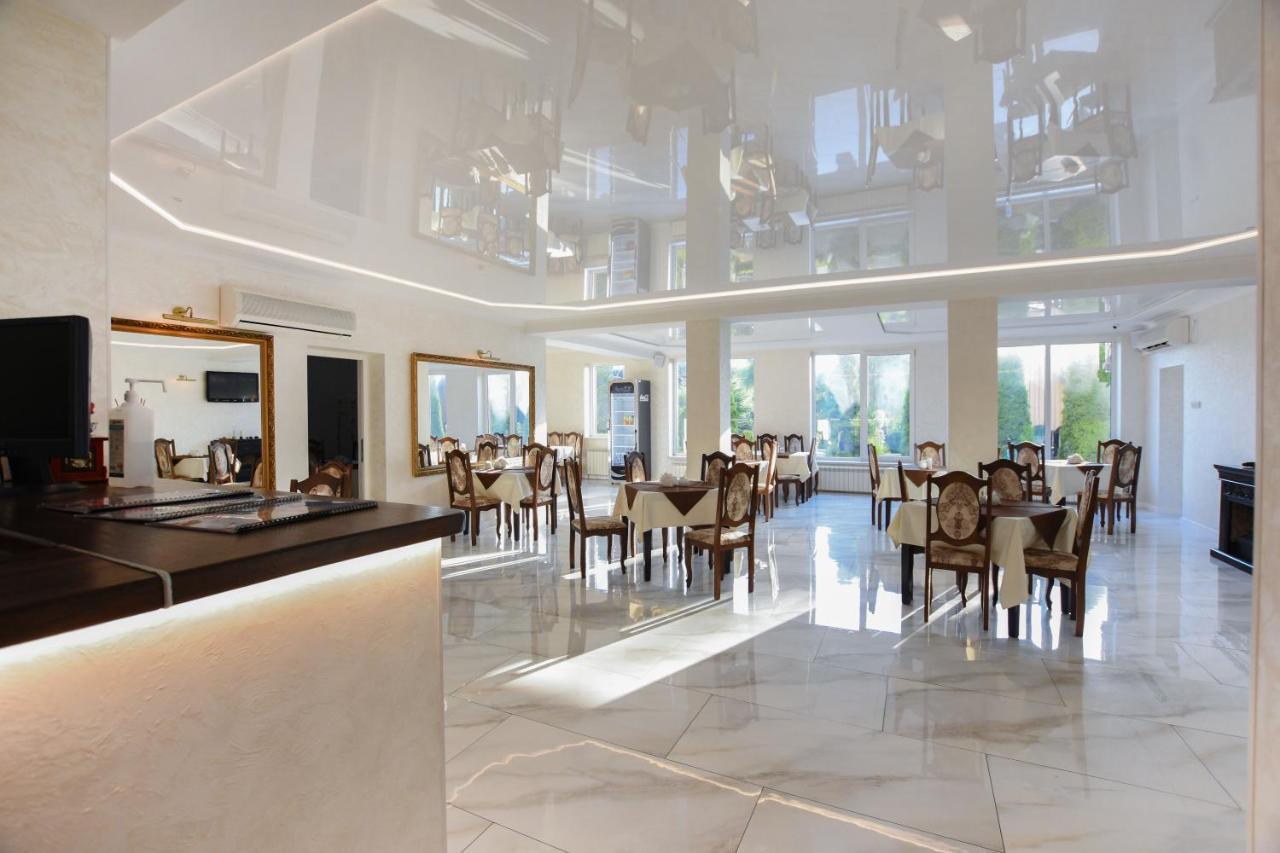 Continent Hotel *